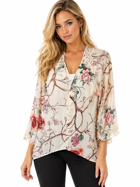 Passport Tops - 🔥🔥Passport Cream And Floral Shrug With Crochet Back Size M